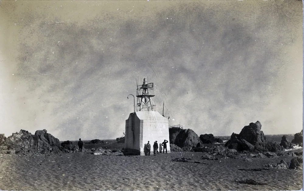 Beacon with wreck of S.S Devon