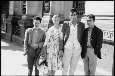 Image: Street photo, Queen Street, Auckland, 1960