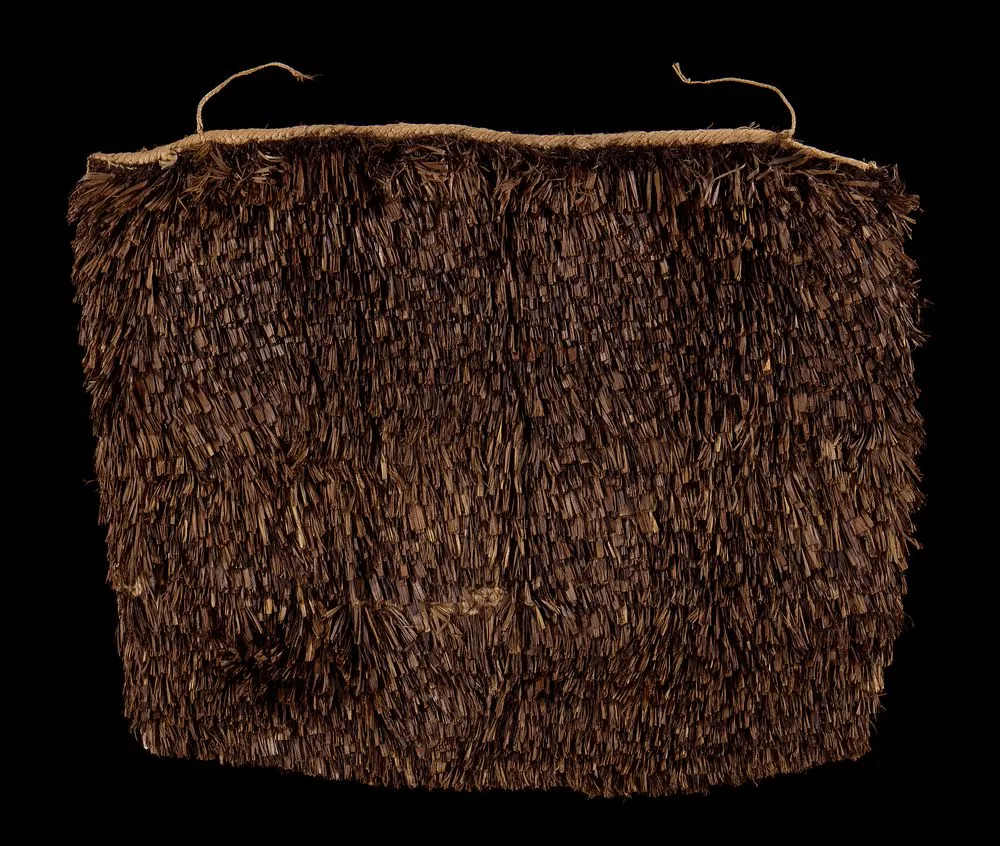Pākē (rain cape)