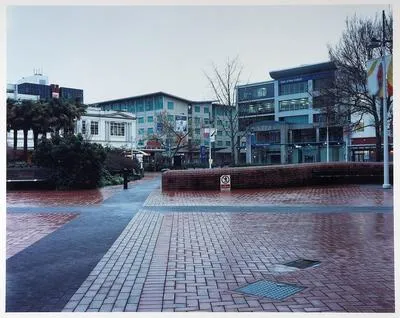 Garden Place, Hamilton, 09.08.2003, 7.16