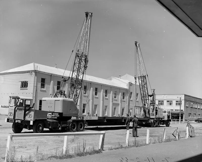 Claudelands Road traffic bridge under construction