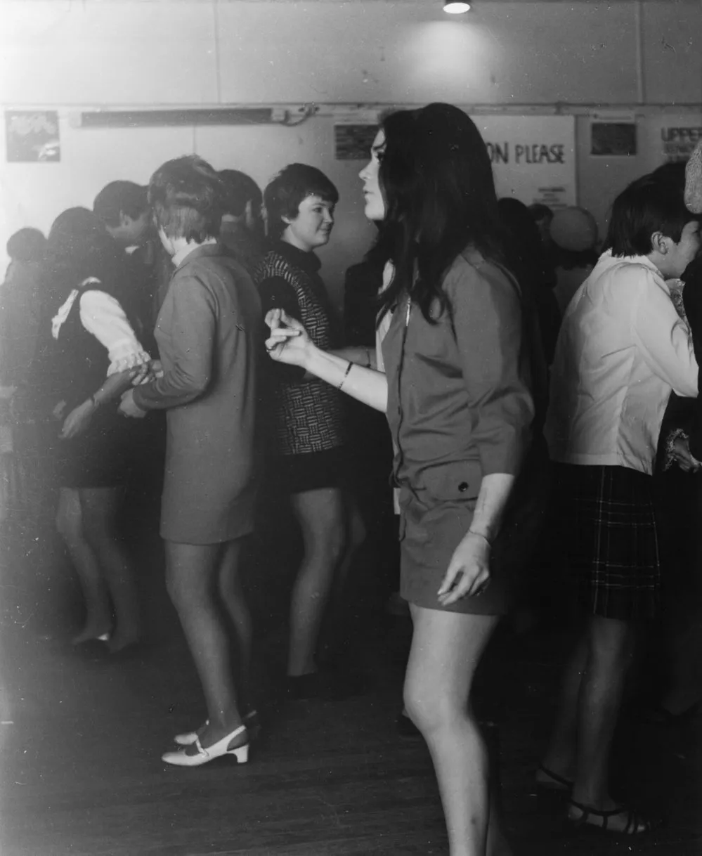 Teenage dance; young women. [P3-435-1664]