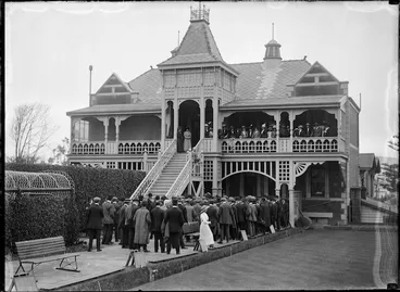 Image: Crowd at Wellington Bowling Club, Aro Street, Wellington