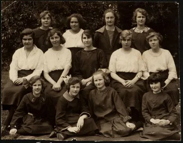 Image: Tea Dresses 1924
