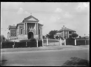 Image: St Mary's Catholic Church, and presbytery, Grey Street, Hamilton
