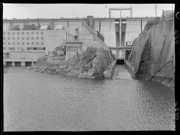 Image: Opening of the Whakamaru Hydro power station, Waikato