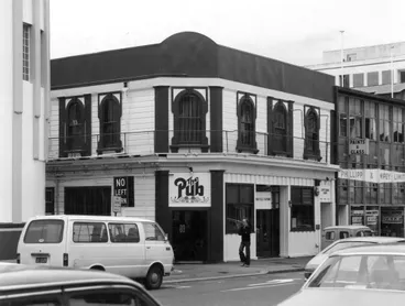 Image: "The Pub", 20 Ghuznee Street