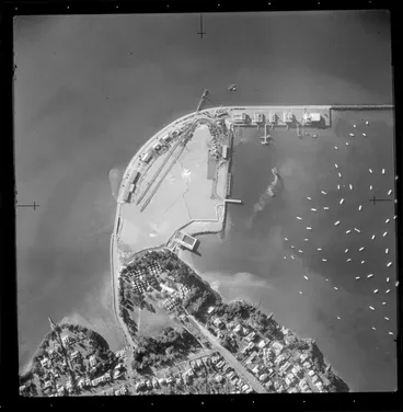 Image: Westhaven, Auckland City, new harbour bridge site under construction, Shelly Beach Road, Curran Street and Point Erin Park, Saint Mary's Bay Westhaven Marina with breakwater and boats