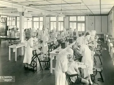 Dental nurses, 1920s Image: Dental nurses, 1920s