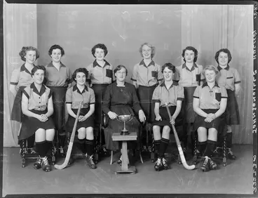 Image: Johnsonville 1954 Ladies' hockey team with trophy