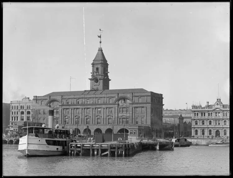 Auckland Ferry Building, Quay Street West, 1913