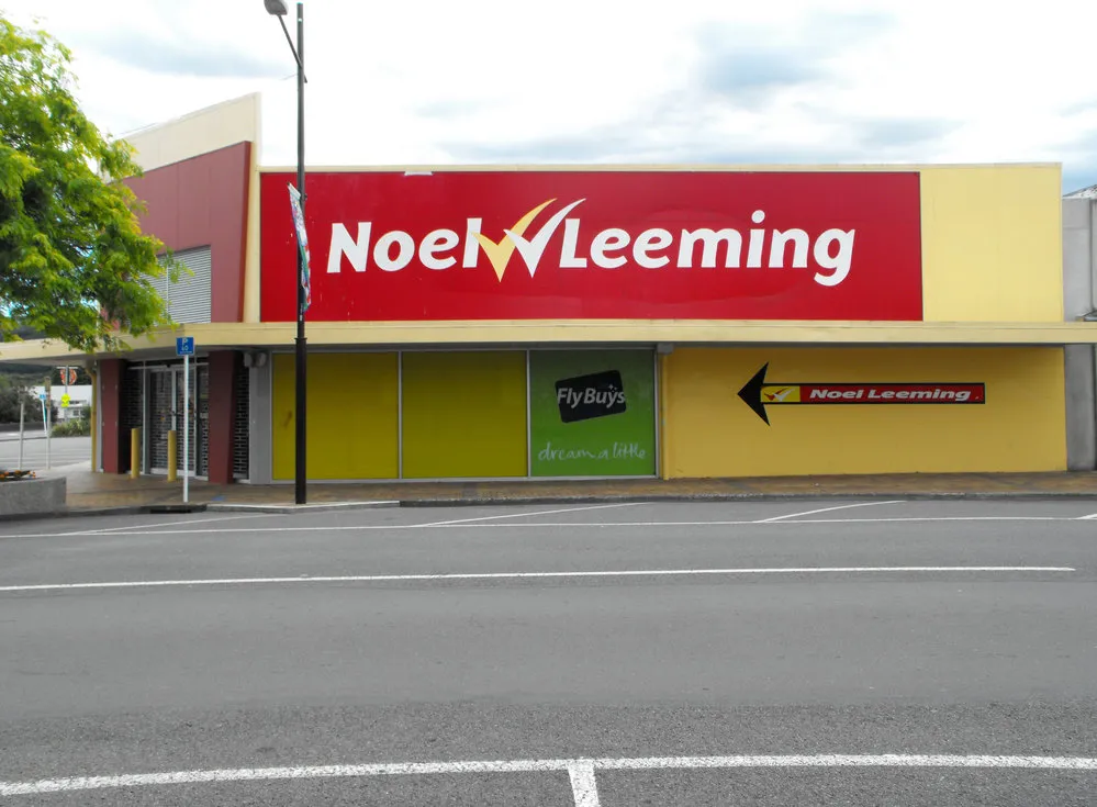 Main Street, north side; No. 81-89; Noel Leeming