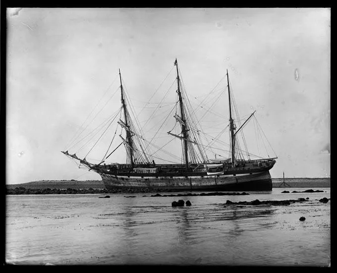 Sailing Ship "Lutterworth", aground on Fifeshire Rock