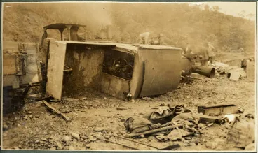 Image: Price CB locomotive derailed, lower Huia valley, 1928