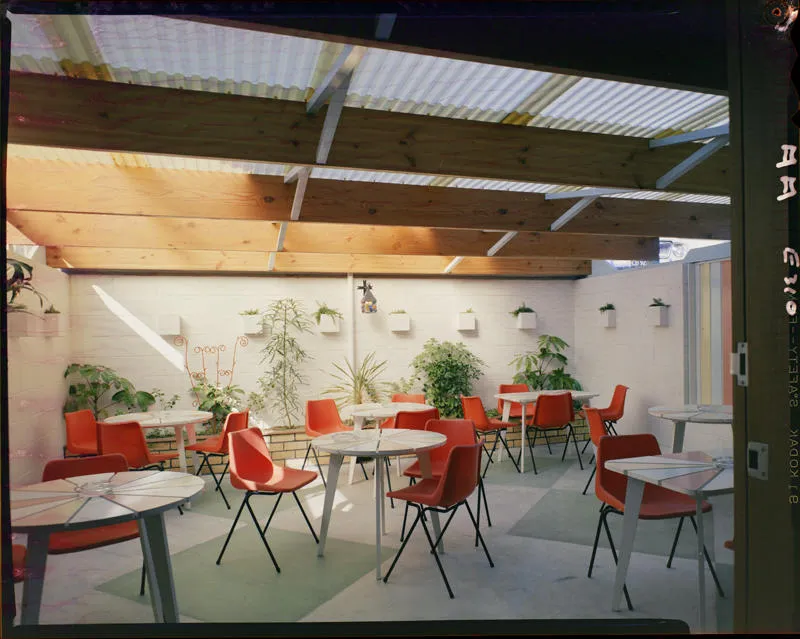 Aladdins Coffee Lounge, Interior