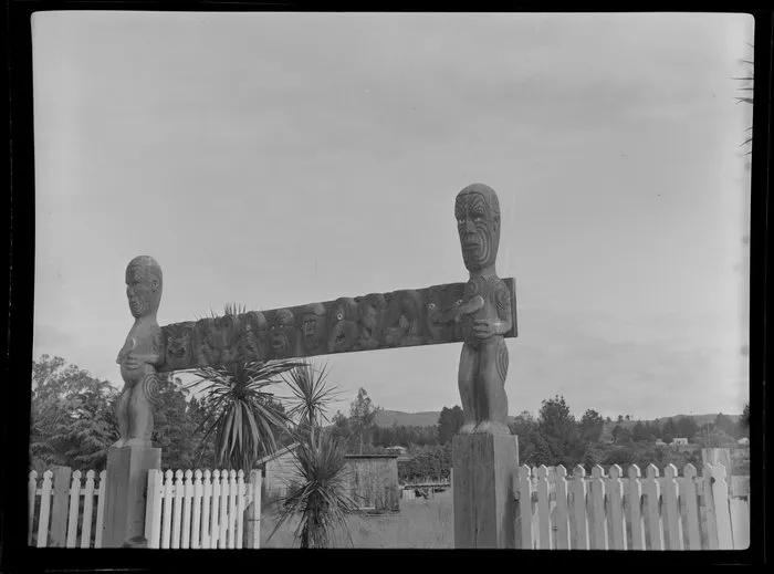 Waharoa carved by Tene Waitere at an unidentified location, Taupō