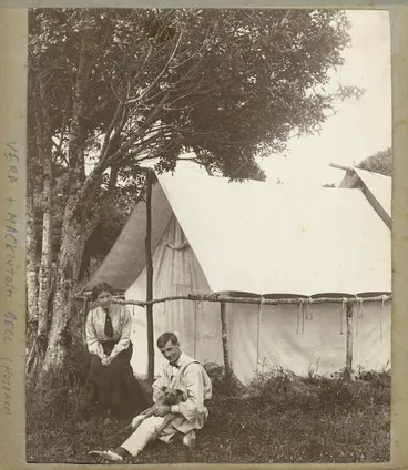 Image: Katherine Mansfield's sister Vera, and her husband James Bell