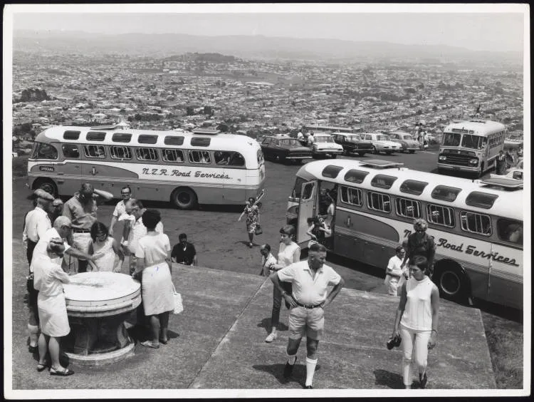 Tourist buses on Mount Eden, Auckland