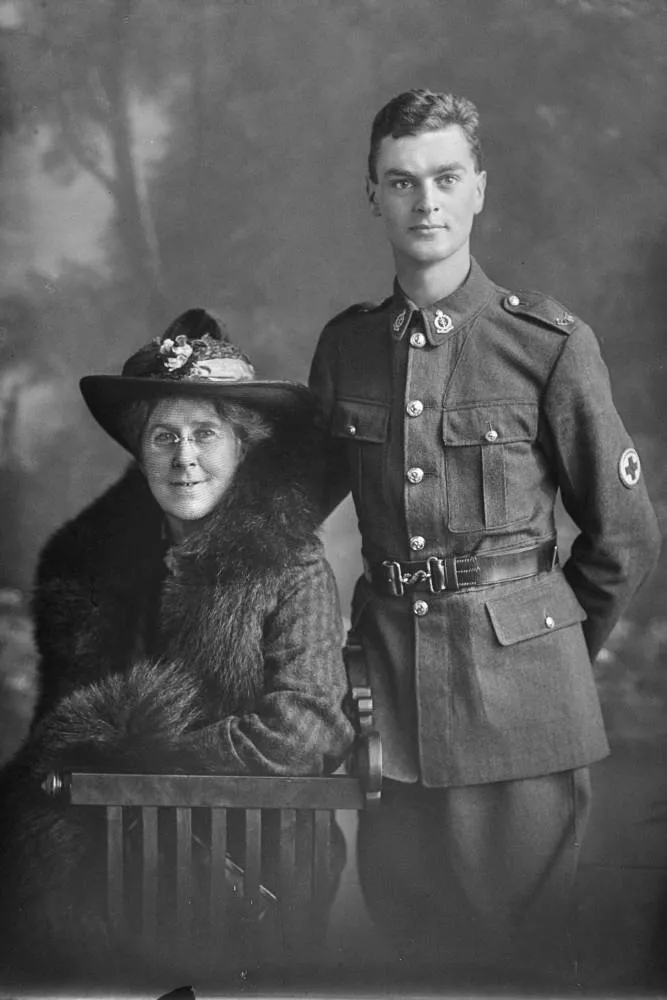 Private Rudolph Baeyertz and a woman, 1917