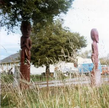 Image: Papawai whakapakoko: Photograph