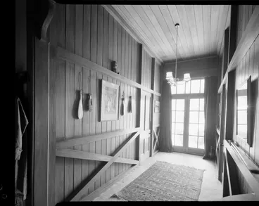 Image: Entrance and hall of Daysh house, [Wellington?]