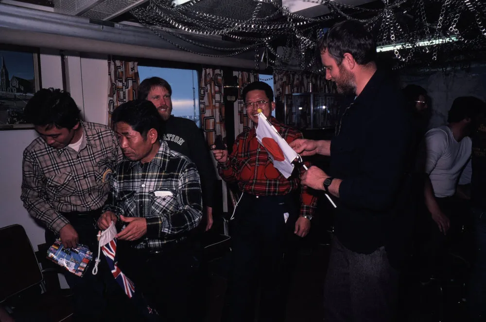 Scott Base OIC and DOIC swap flags with Japanese VIPs