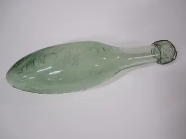 Image: Torpedo glass drinking bottle with copper wire