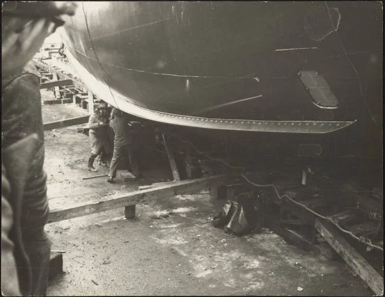 Ship repairs, 1950s