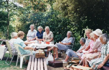 Image: WDFF Members at Outdoor Meeting