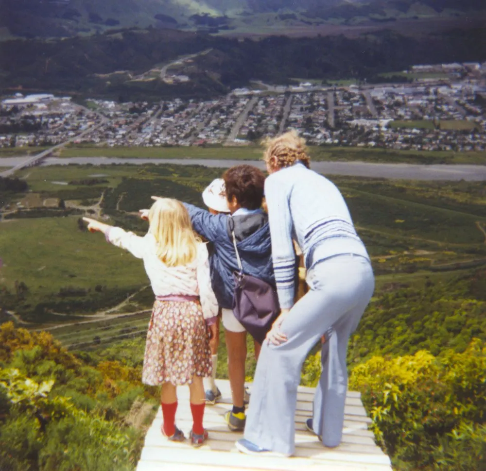 Brown Owl School; Standards 1 and 2 tramp to Cannon Point; view from hang-glider launch platform.