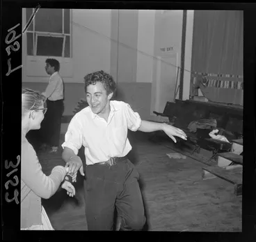 Image: Unidentified couple dancing at the Rock n Roll marathon