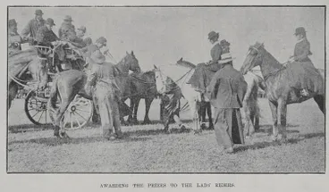 Image: Awarding of prizes to the lady riders