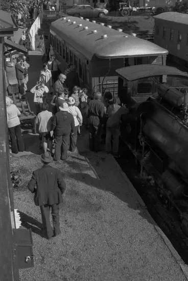 Image: Photograph of locomotive F 185
