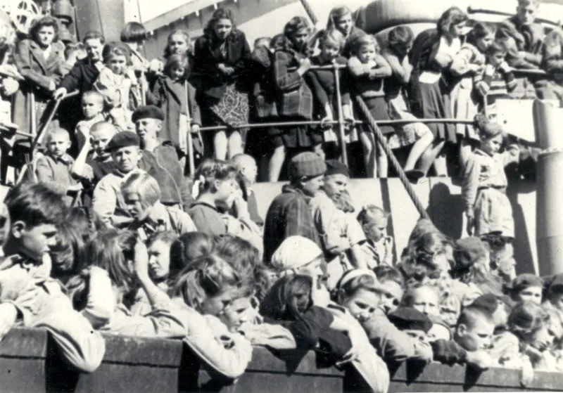 Storyboard of Photographs and Clippings - Group photo's