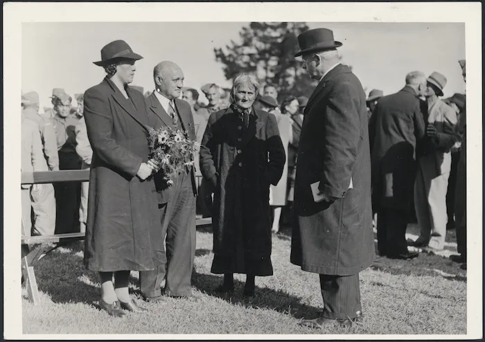 Peter Fraser talking to the family of Second Lieutenant Moana-nui-a-kiwa Ngarimu at Whakarua Park, Ruatoria