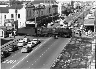 Image: Train crossing Victoria Street