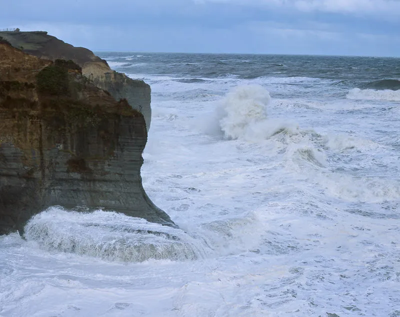 Tongaporutu Coastline - storm waves, Mackenzies Bay, 19 September 2005