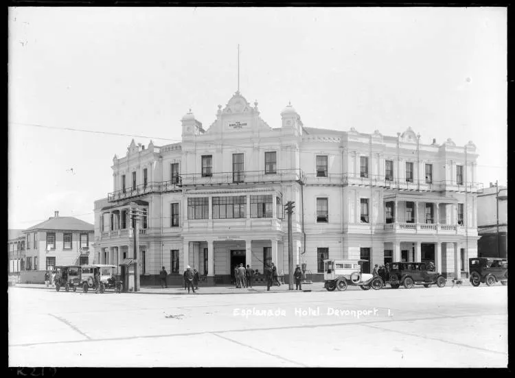 Esplanade Hotel, Devonport