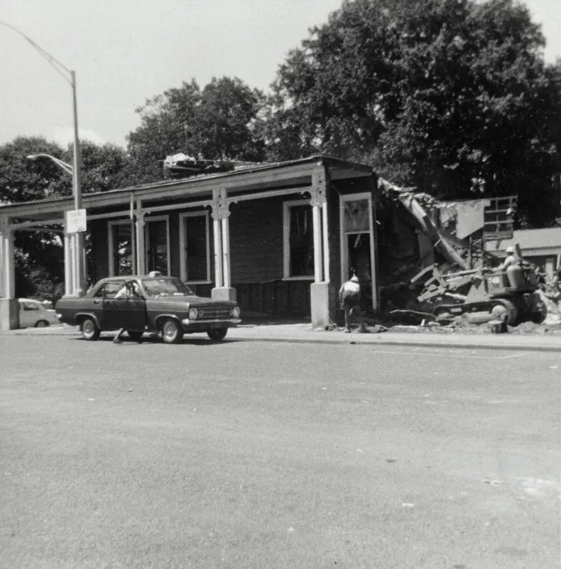 Demolition of the Royal Hotel