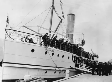 Image: TSS Earnslaw after launching, 1912