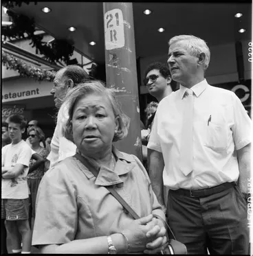 Image: People outside the Strand Arcade, Queen Street, 1989