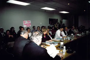 Image: Auckland City Council meeting, 1997