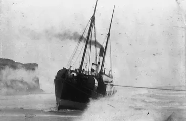 Image: Ship Waverley, washed ashore