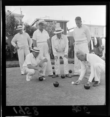 Image: Easter Weekend, outdoor bowls fours at Thorndon, Wellington