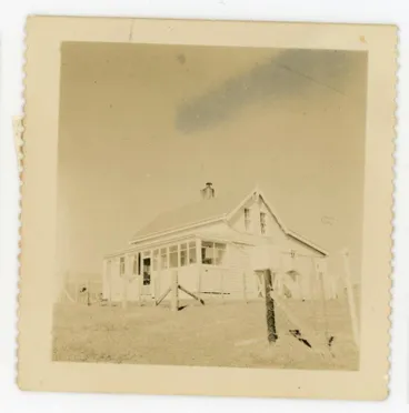 Image: Photograph: Assistant keepers house, Portland Island