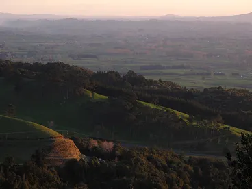 Sundown from the Kaimai summit. Image: Sundown from the Kaimai summit.