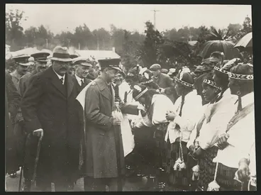 Image: The Prince of Wales meeting Maori women at Ohinemutu, Rotorua