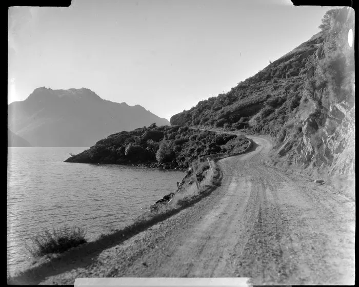 Kingston-Queenstown Road, Lake Wakatipu