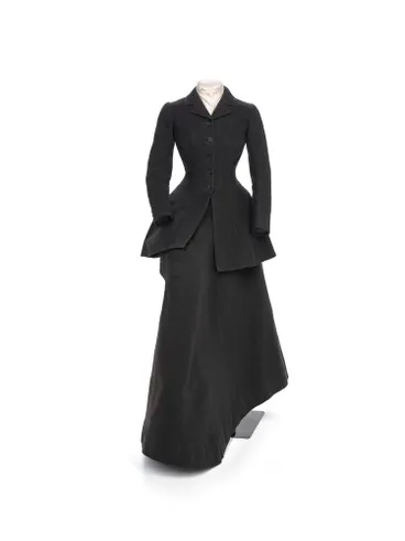 Image: Sidesaddle riding habit