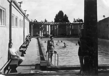 Image: Blue Baths at Rotorua